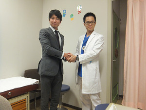 山田先生と握手